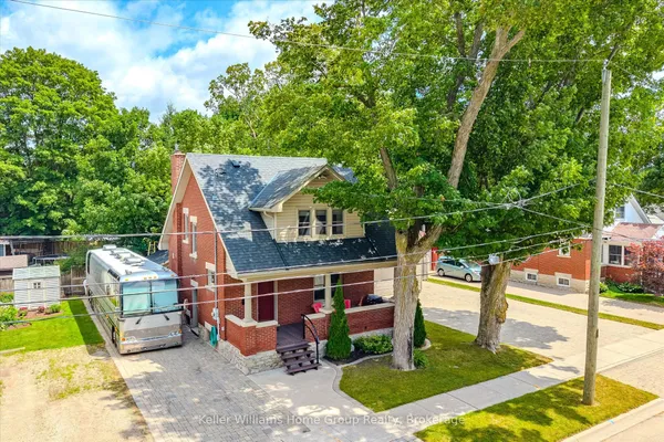 330 Angus Street — photo 2