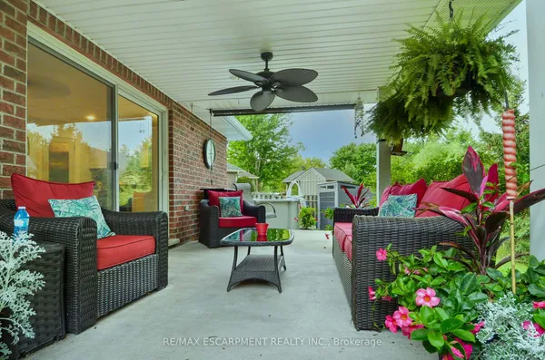 11 Simon Court — photo 2