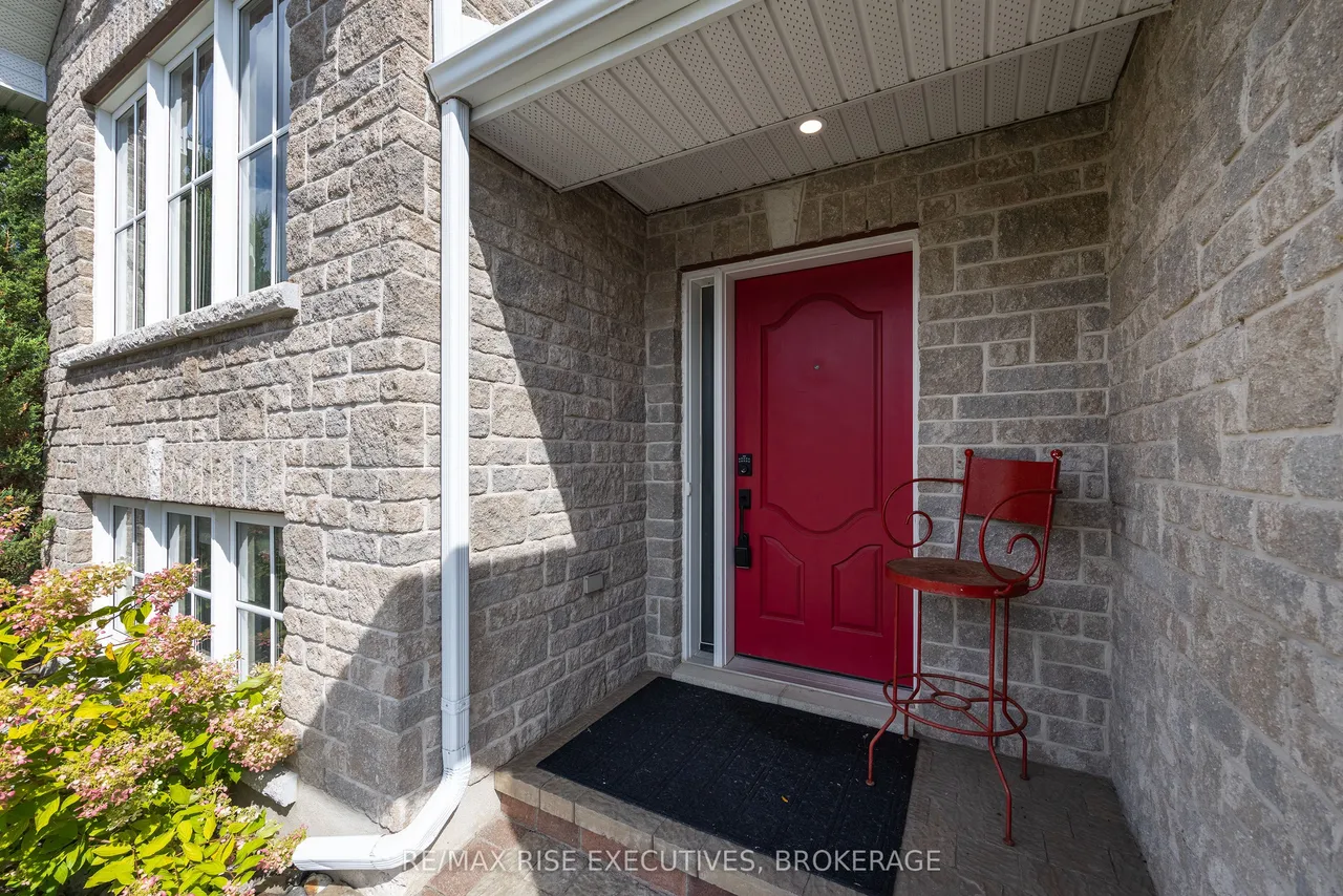 1500 Crimson Crescent — photo 3
