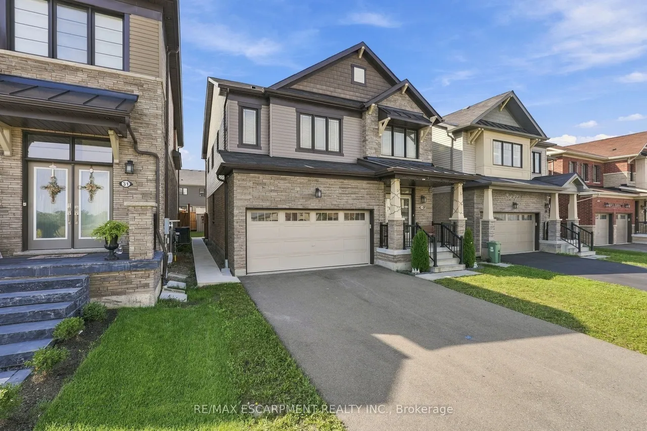 35 Royal Coachman Way — photo 2