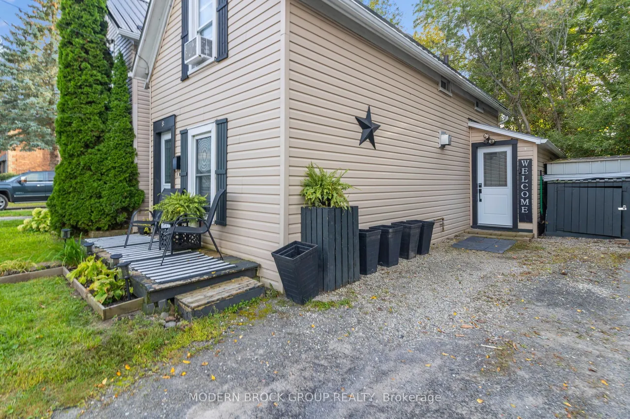 8 Elm Street — photo 32