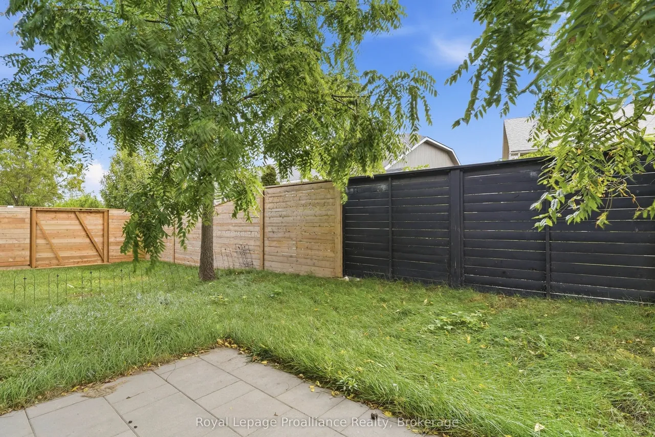 22 Campbell Crescent — photo 22