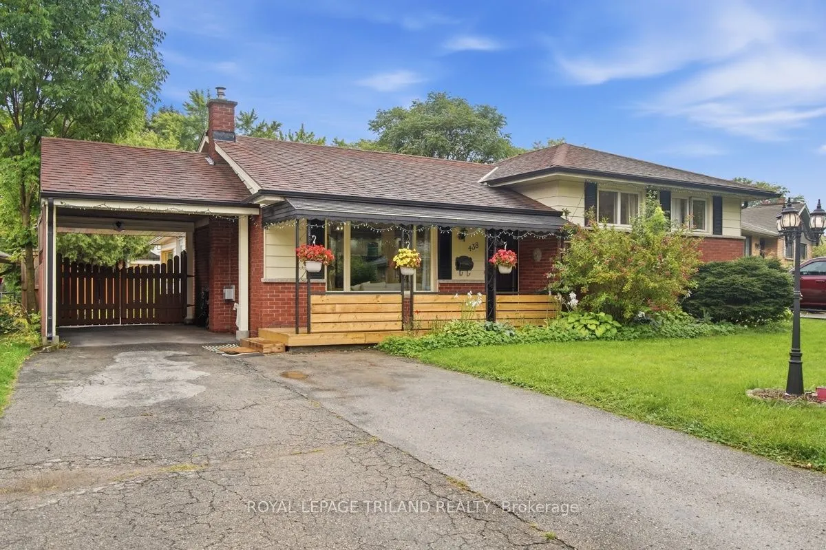 438 Magnolia Crescent — photo 3