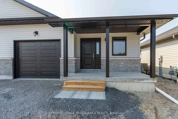 49 Mackenzie John Crescent — photo 2