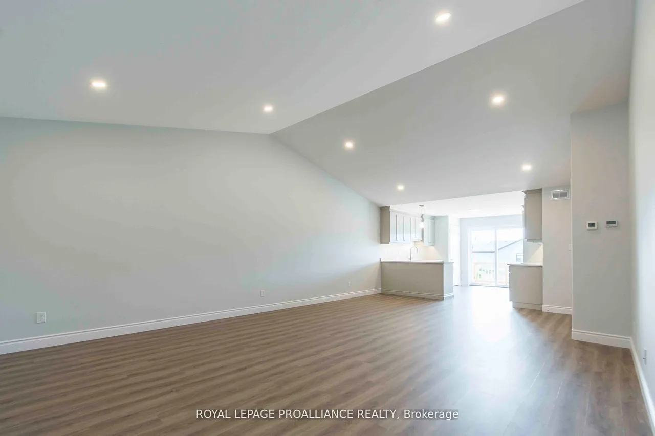 49 Mackenzie John Crescent — photo 3