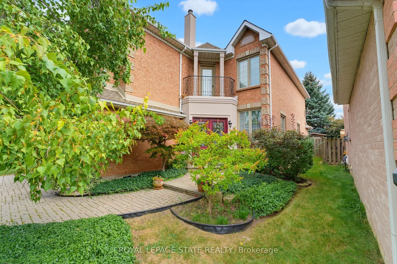 144 Cove Crescent — photo 2