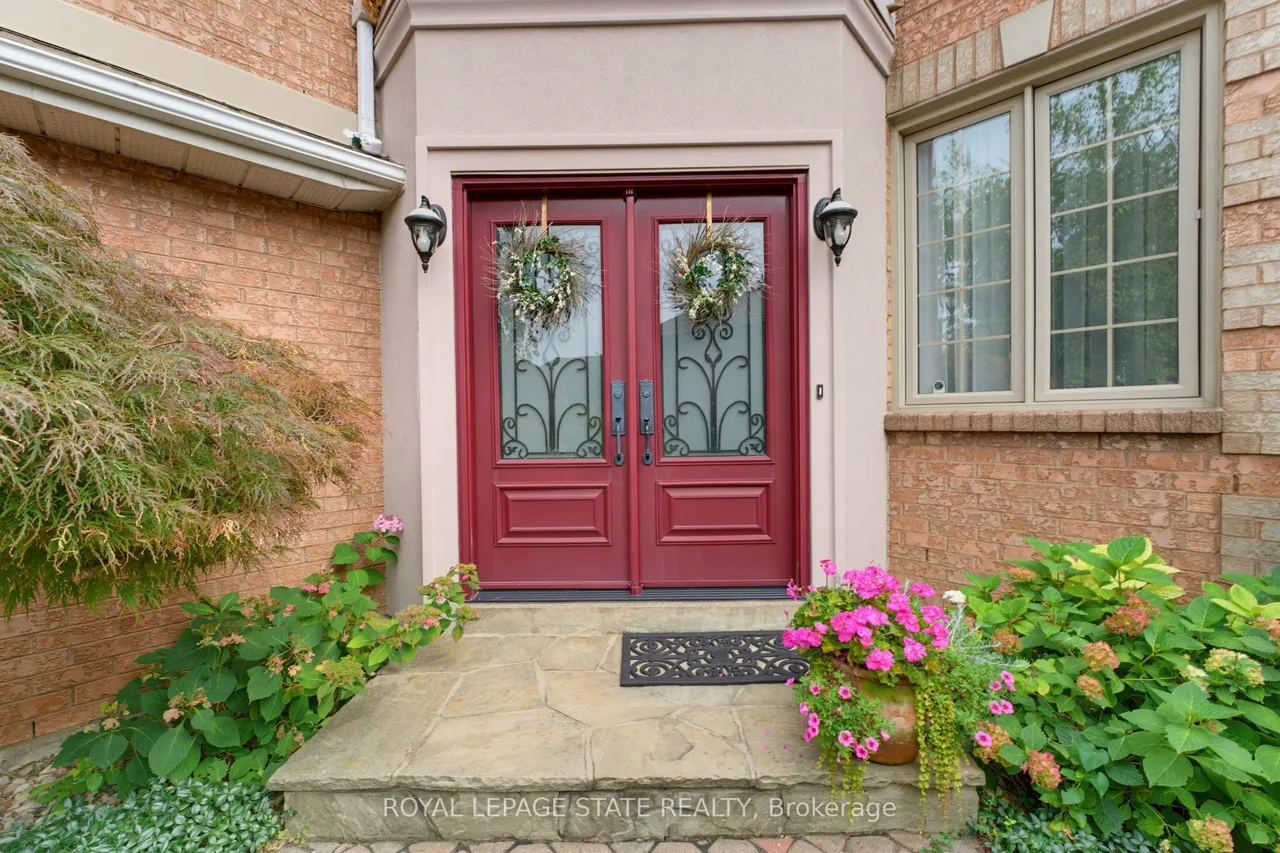 144 Cove Crescent — photo 3