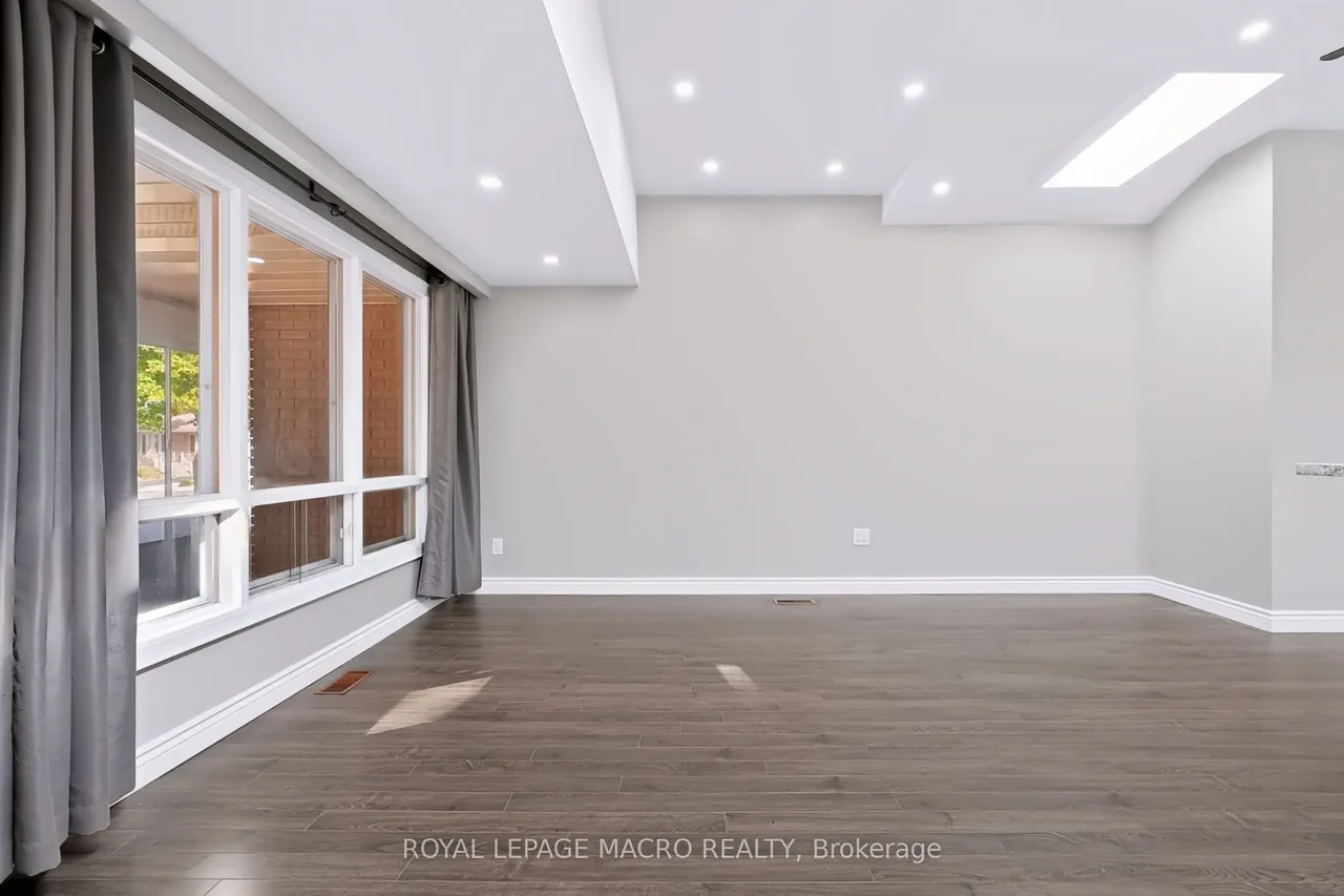 15 Clearwater Drive — photo 2