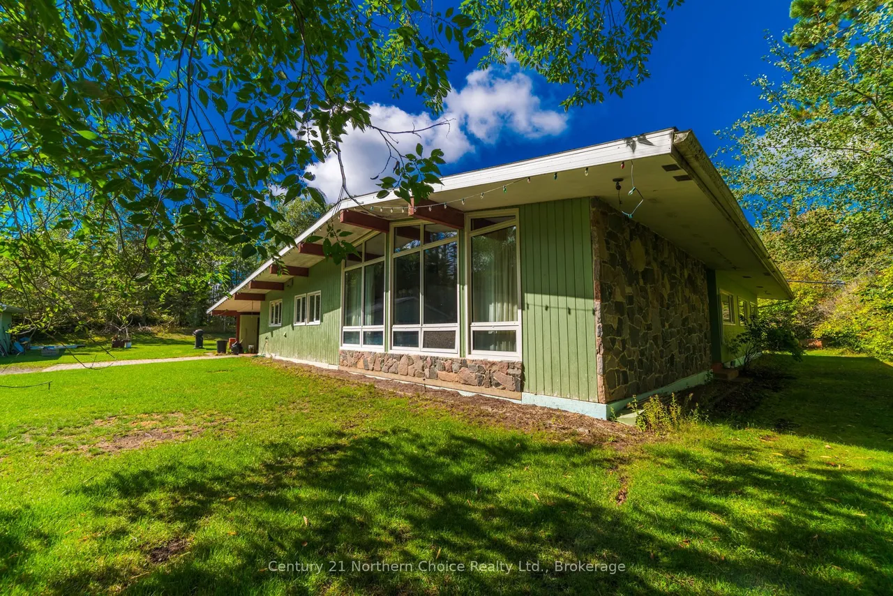 15 PARMETER Road — photo 2