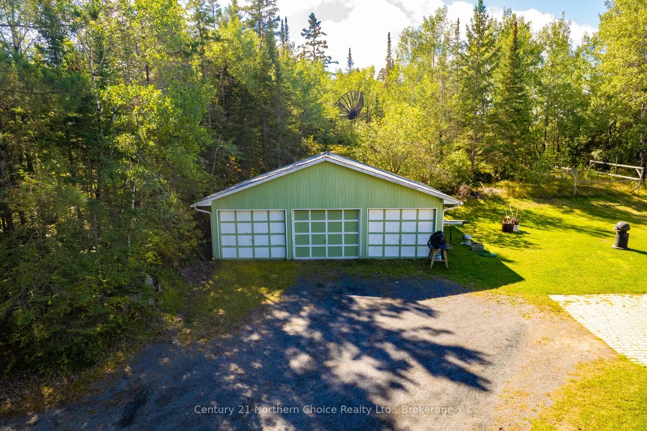 15 PARMETER Road — photo 43