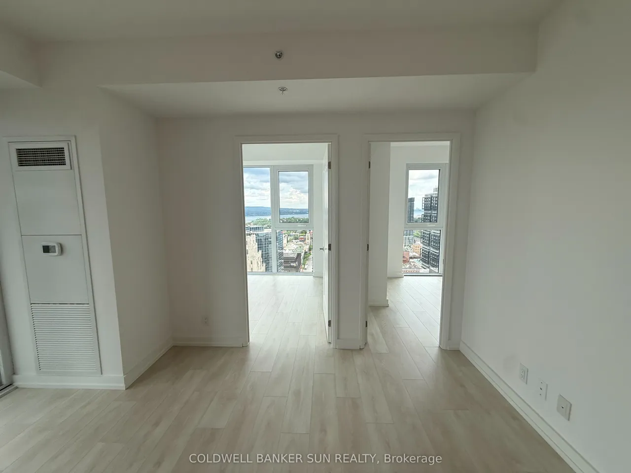 75 James Street S — photo 2