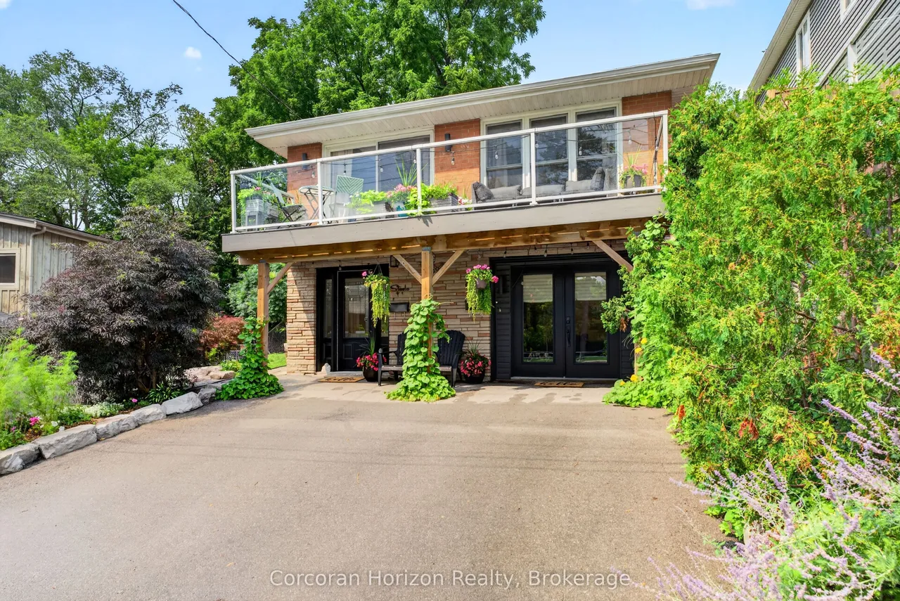 592 Aberdeen Avenue — photo 2