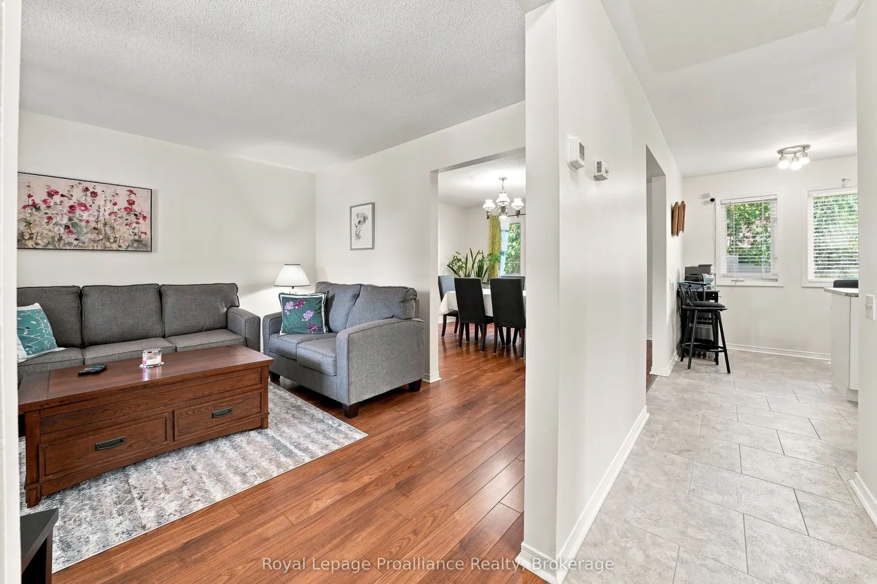 11 Monroe Court — photo 3