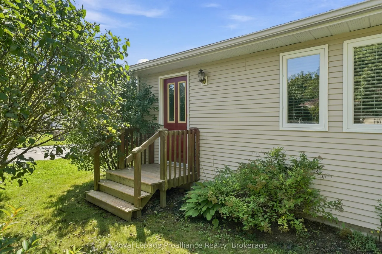 11 Monroe Court — photo 18