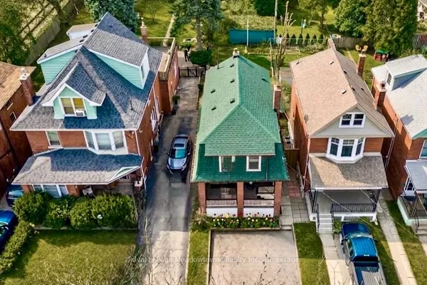 216 Maplewood Avenue