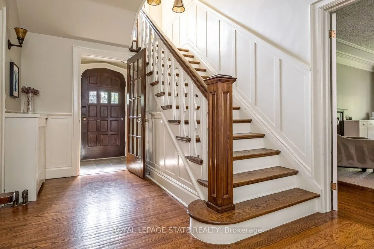 2 Oak Knoll Drive — photo 3
