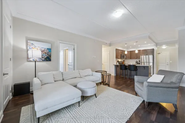 1077 GORDON Street — photo 2