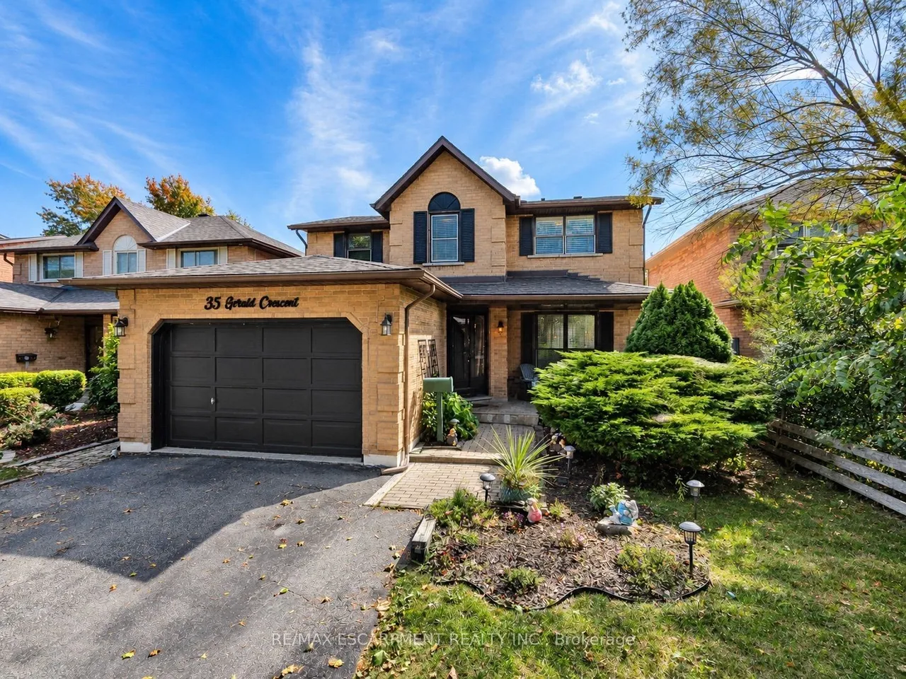 35 Gerald Crescent — photo 2