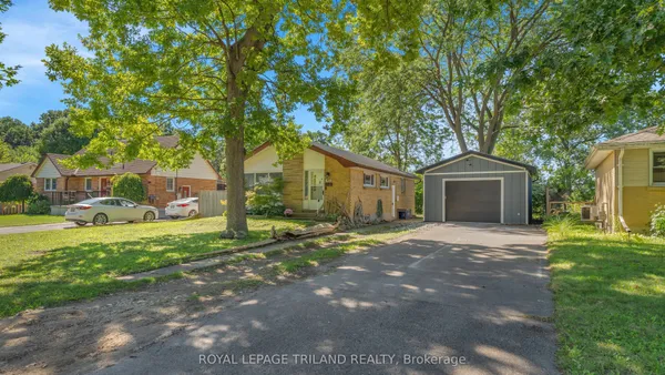 93 Manitoulin Drive — photo 2