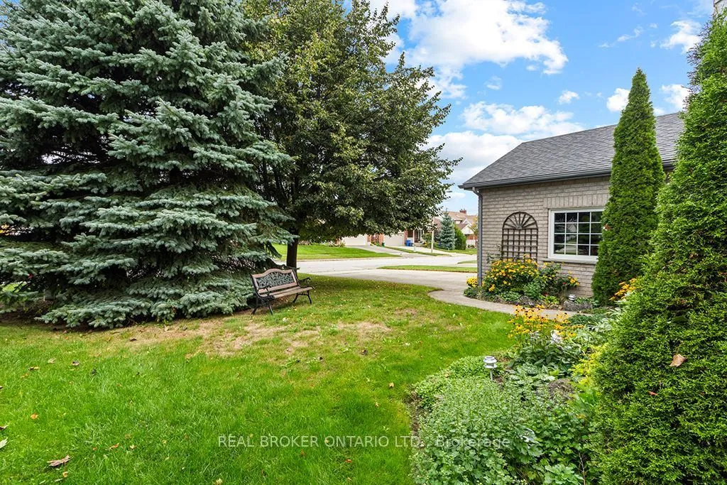 411 Olde Village Lane — photo 3