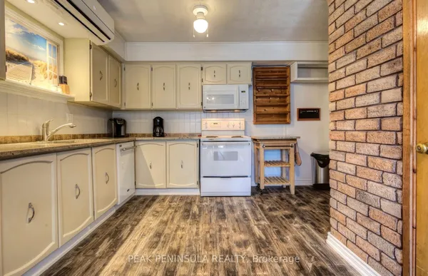 7 Willow Avenue — photo 2