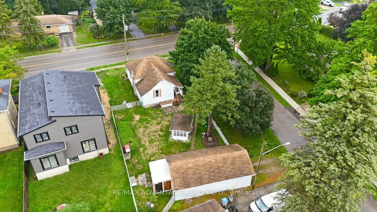 22383 Adelaide Road — photo 44