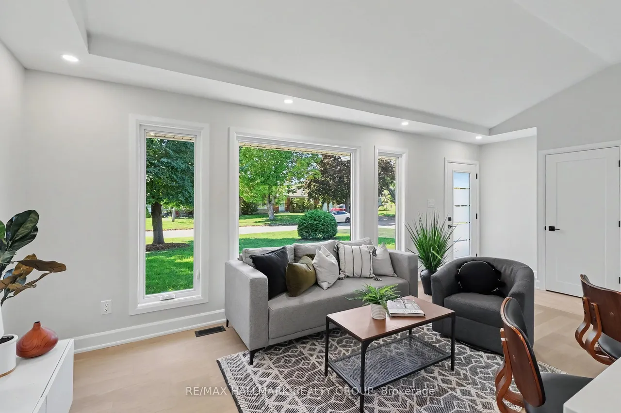 7 Attwood Crescent — photo 3