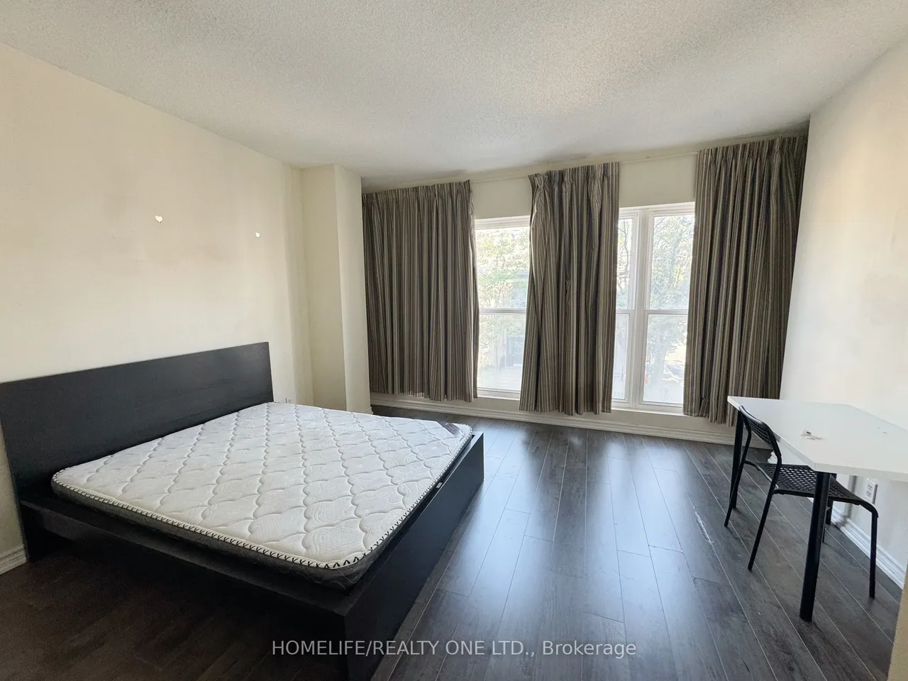 135 James Street S, Unit 314 — photo 7