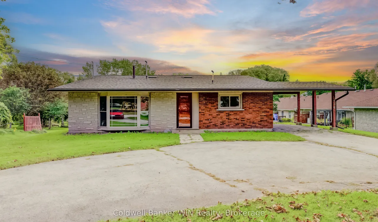 456 Queen Street W