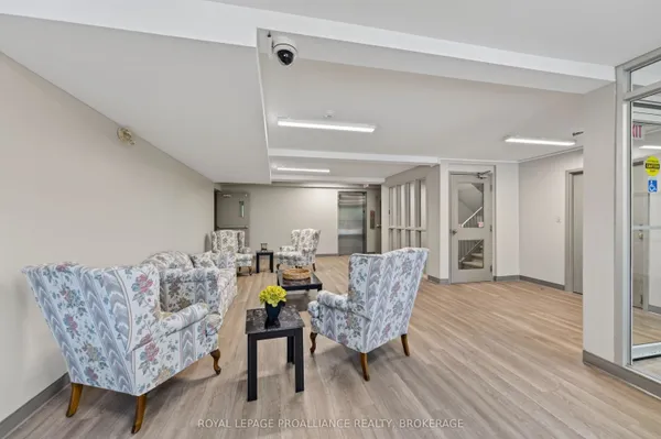 316 Kingsdale Avenue — photo 2