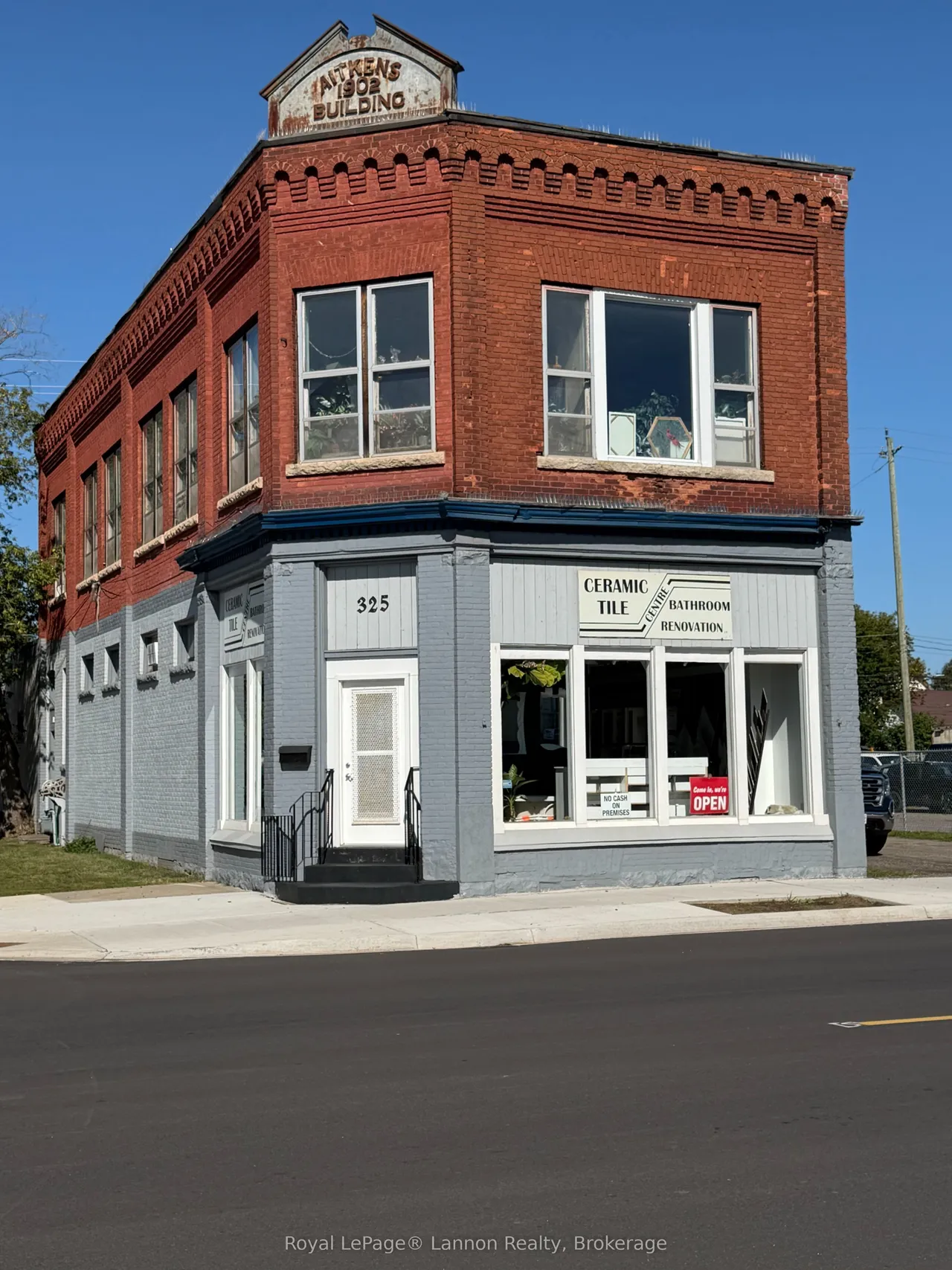 325 Simpson Street