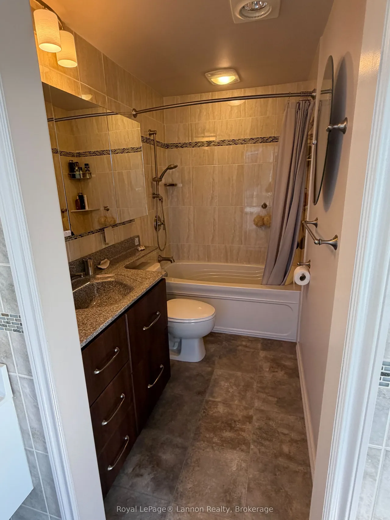 325 Simpson Street — photo 16
