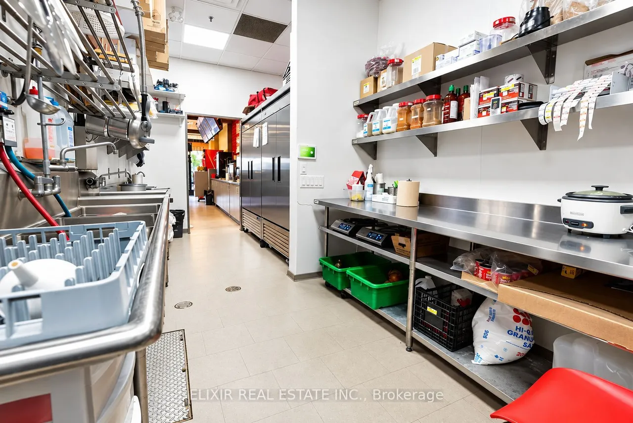 80 Dundas Street E, Unit C410 — photo 5