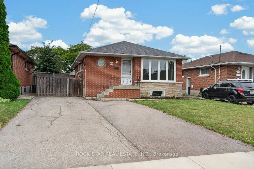 40 Clarendon Avenue — photo 2