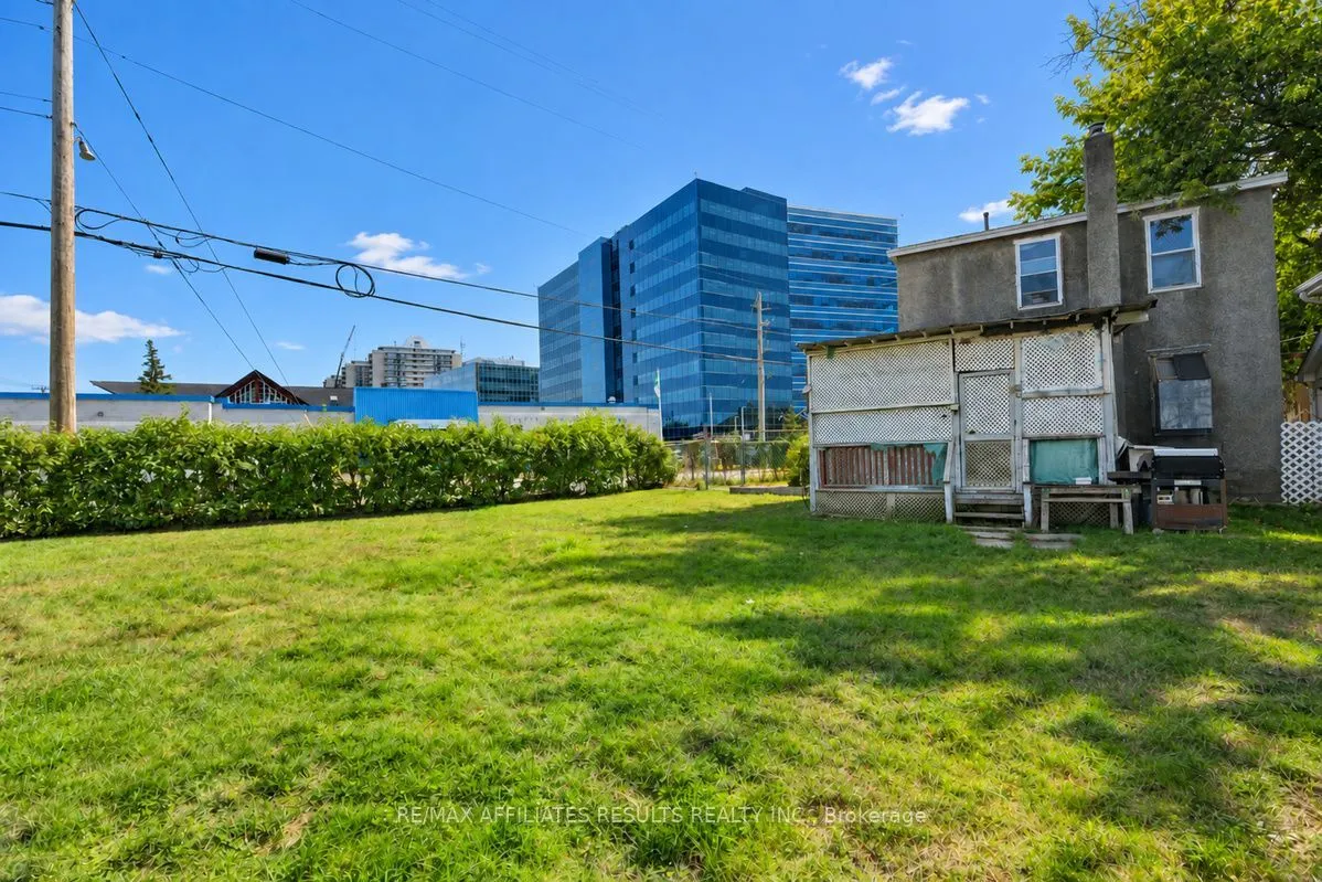 321 Savard Avenue — photo 8