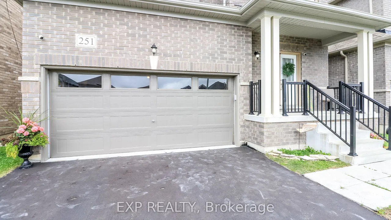 251 Ridley Crescent — photo 2