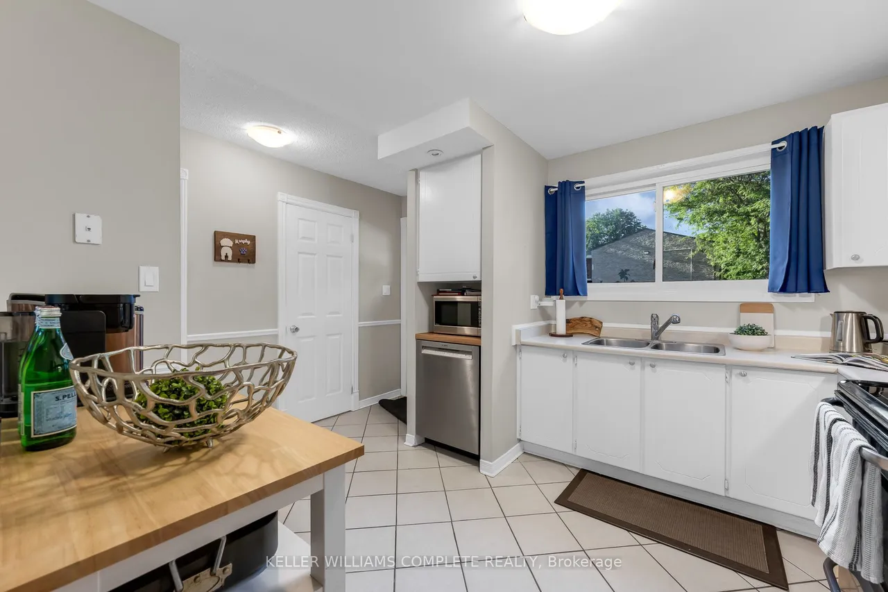 1420 GARTH Street, Unit 2 — photo 3