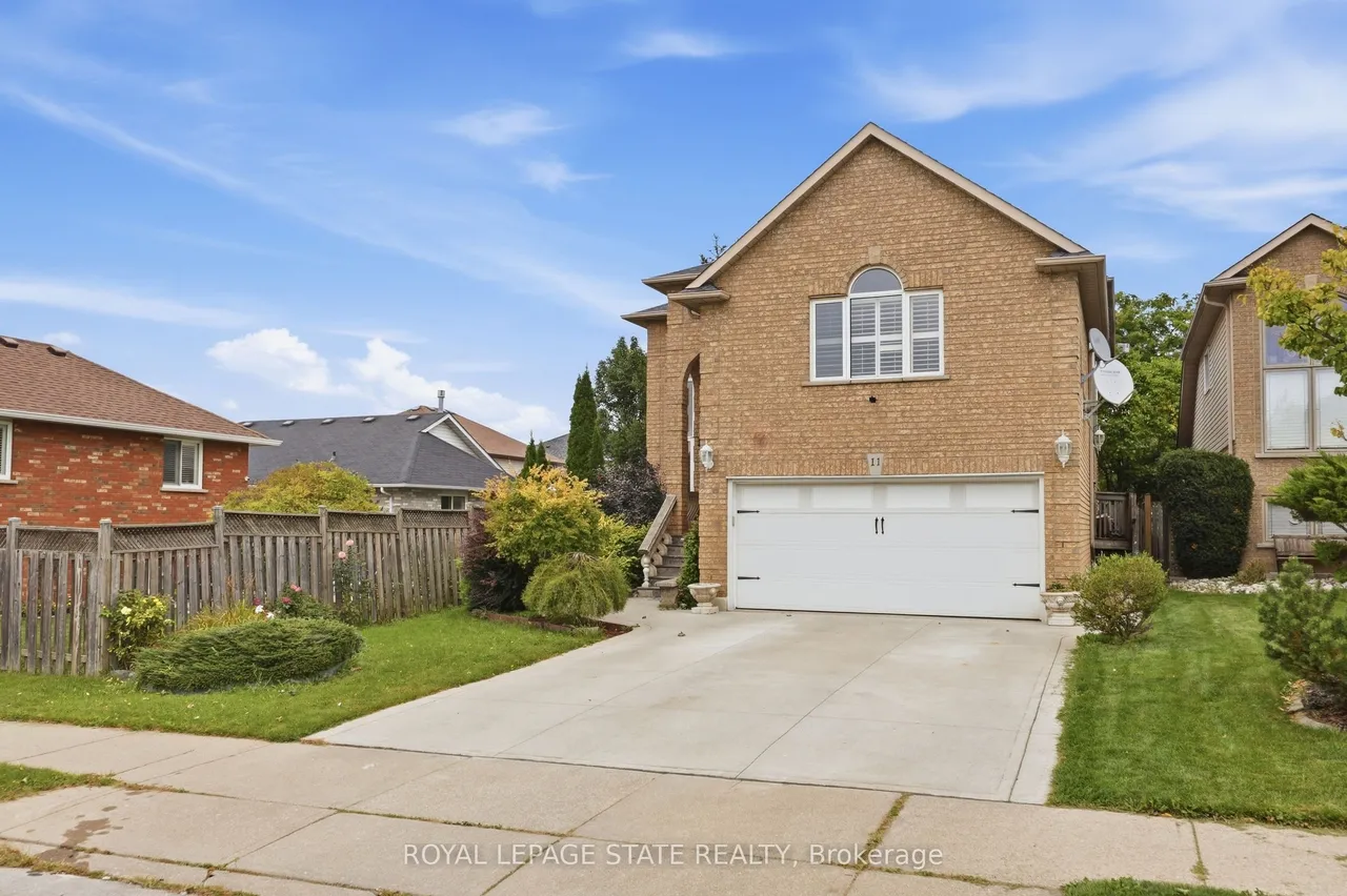 11 Redtail Crescent — photo 2
