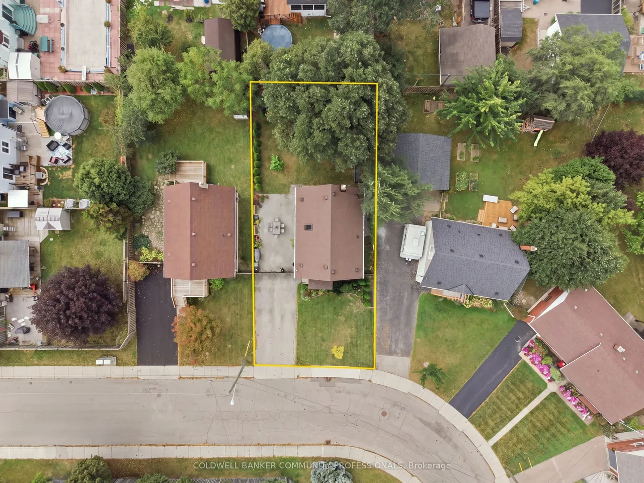 42 Delevan Crescent — photo 32