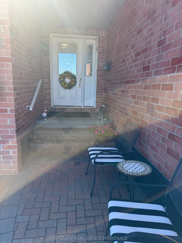 1442 Windsor Drive — photo 2