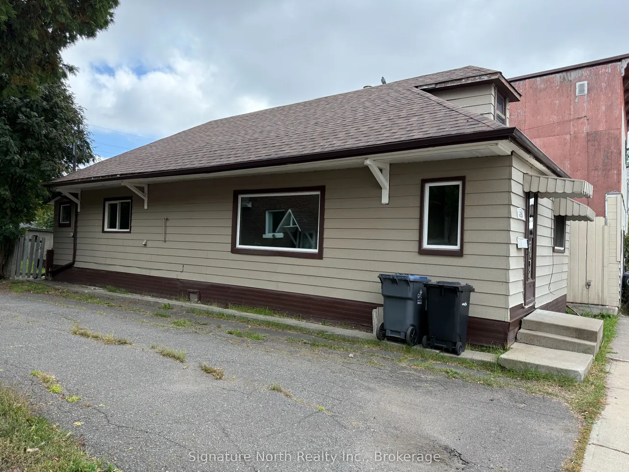 618 Mctavish Street — photo 3