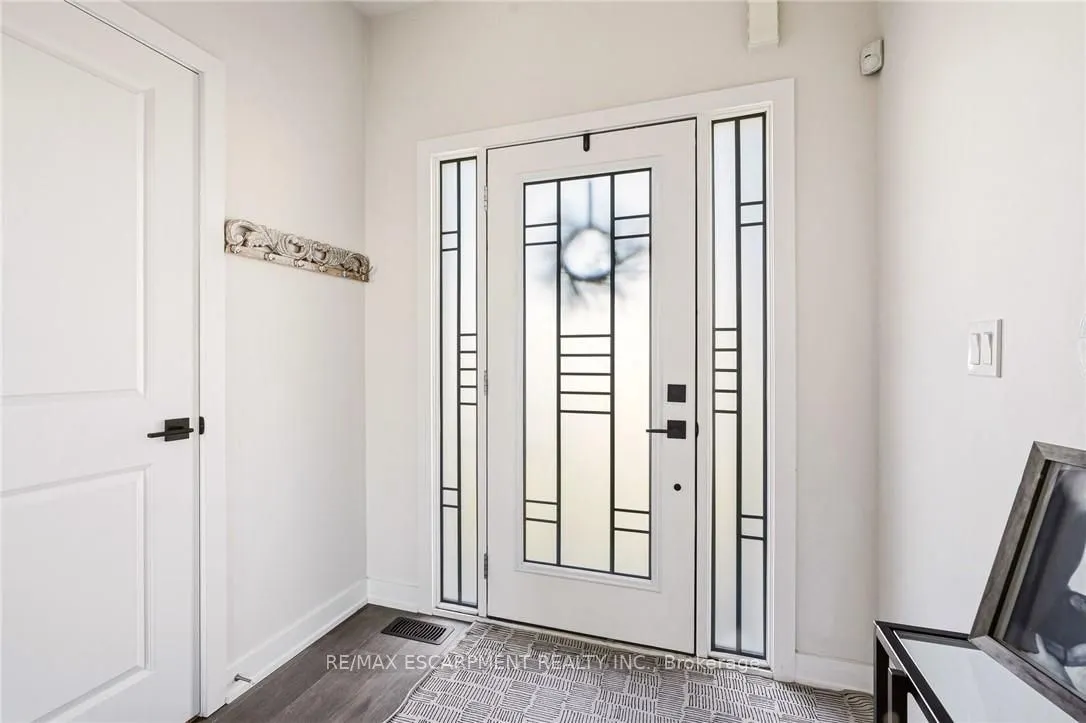 58 Starling Drive — photo 3