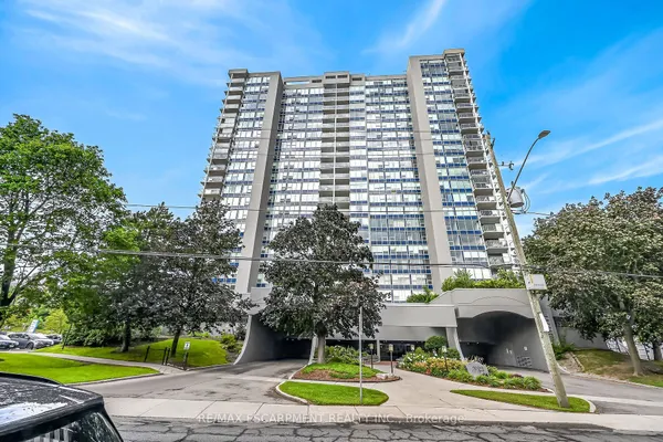 75 QUEEN Street N, Unit 808