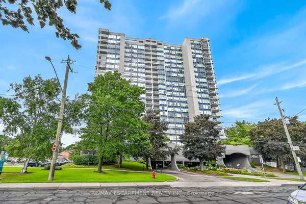 75 QUEEN Street N, Unit 808 — photo 2
