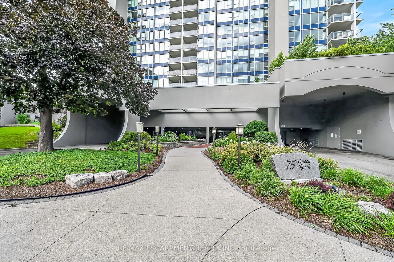 75 QUEEN Street N, Unit 808 — photo 3