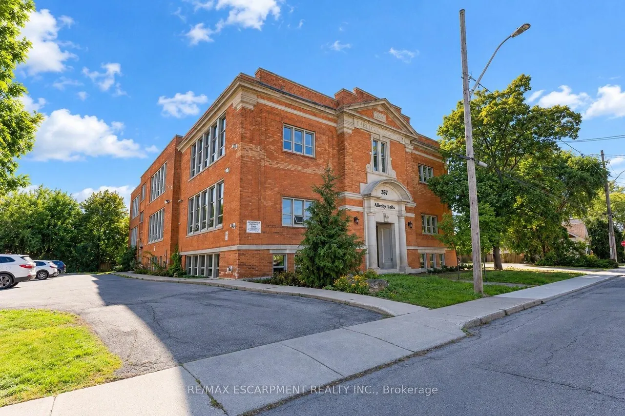 357 HUNTER Street W, Unit 16 — photo 2