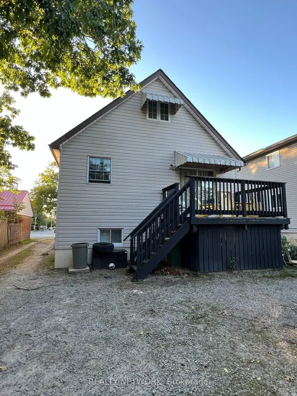 131 Emerson Street — photo 2