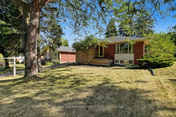15 Carwyn Crescent — photo 2