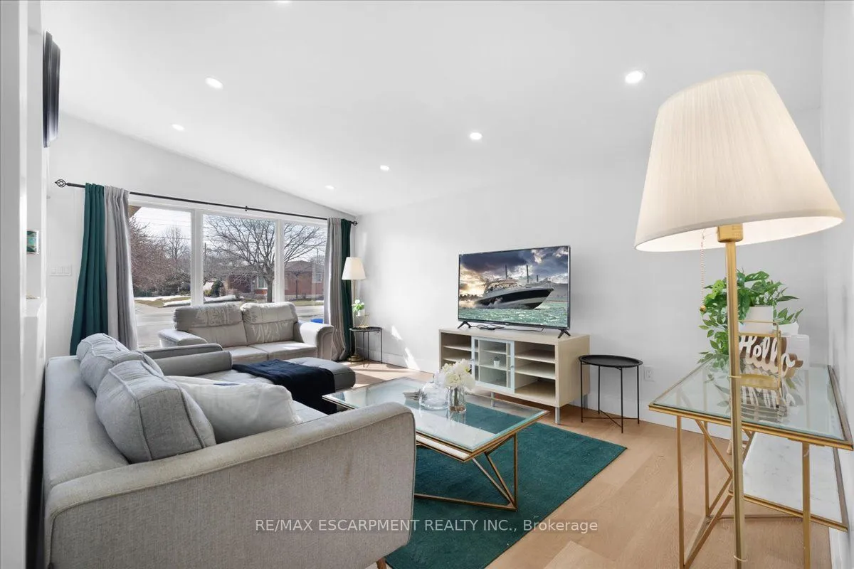 37 Lilacside Drive — photo 2