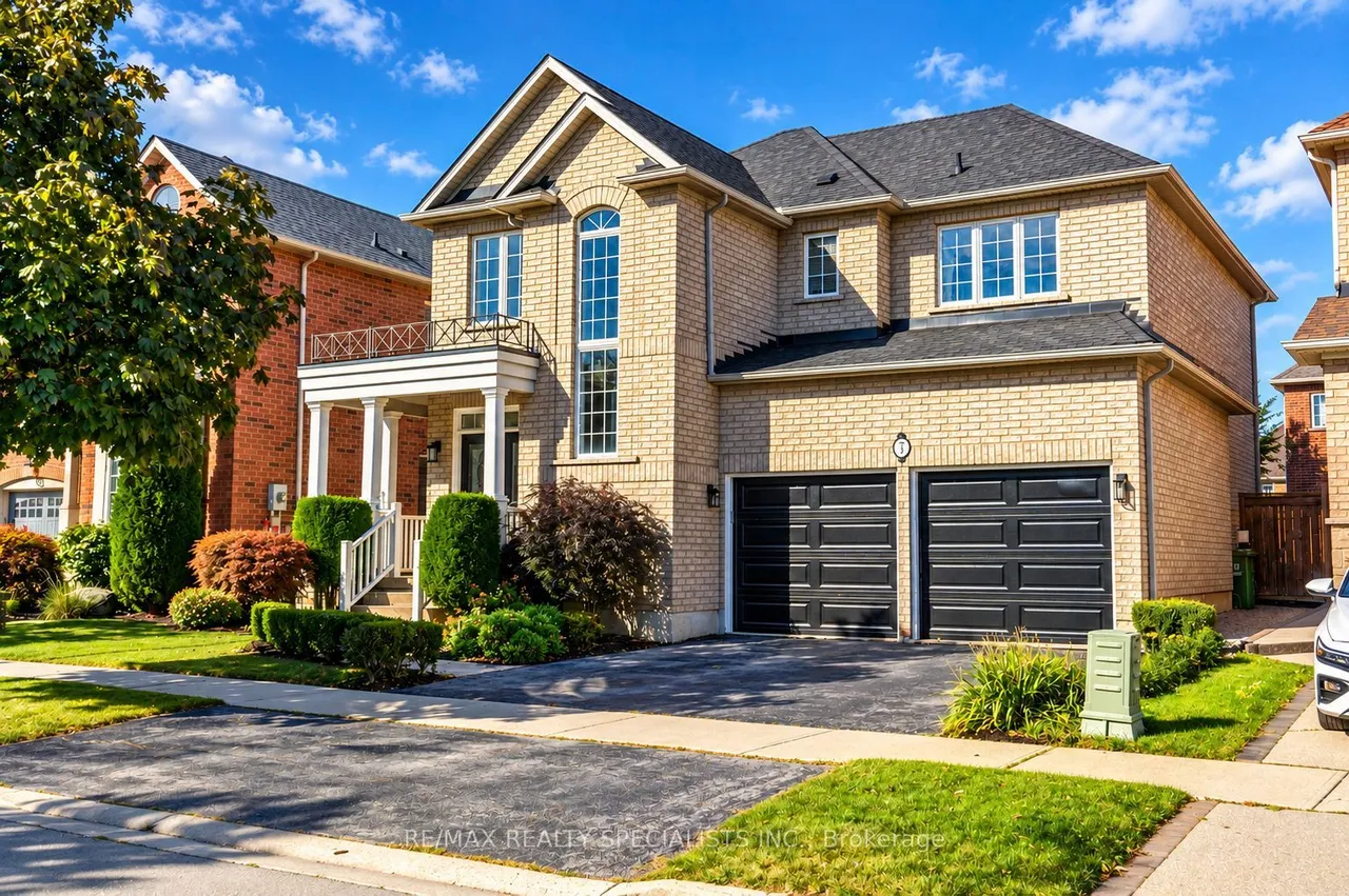 7 Kingspoint Circle